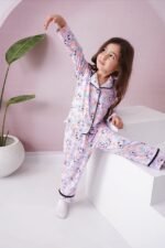 بيجامة خريفى بزارير قطط موف