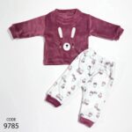 بيجامة قطيفة مطرزة